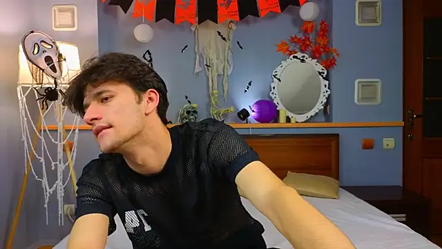 Snapshot of elvano_et chatting on 11.03.25 elvano et online show from 11.03.25