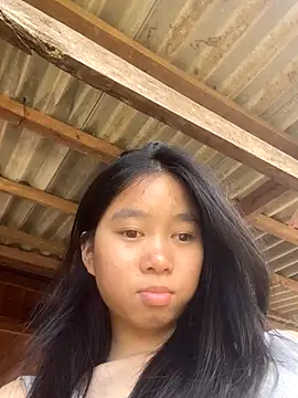 Snapshot of -Miaa- chatting on 10.28.25 -Miaa- online show from 10.28.25