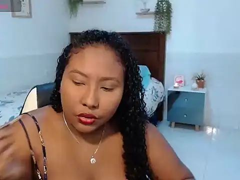 Snapshot of KaroldelaTorree chatting on 10.25.25 KaroldelaTorree online show from 10.25.25