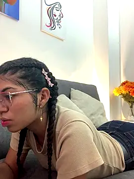 Snapshot of joryinateen chatting on 10.27.25 joryinateen online show from 10.27.25