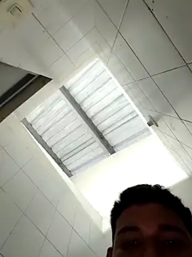 Snapshot of Pollasexi chatting on 10.25.25 Pollasexi online show from 10.25.25