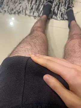 Snapshot of Alesiter chatting on 10.24.25 Alesiter online show from 10.24.25