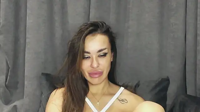 Snapshot of velvetveyraX chatting on 10.30.25 velvetveyraX online show from 10.30.25