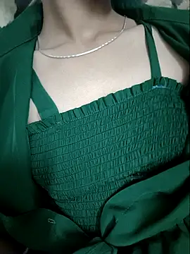 Snapshot of Kissu-Jaan chatting on 10.29.25 Kissu-Jaan online show from 10.29.25