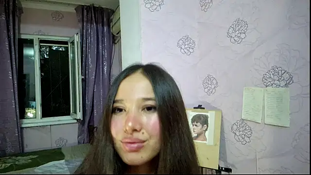 Snapshot of LumiHeart chatting on 10.29.25 LumiHeart online show from 10.29.25