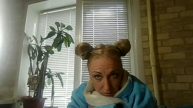 Snapshot of LilaniLoverx chatting on 10.26.25 LilaniLoverx online show from 10.26.25