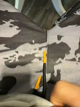 Snapshot of Quickcum2201 chatting on 10.24.25 Quickcum2201 online show from 10.24.25