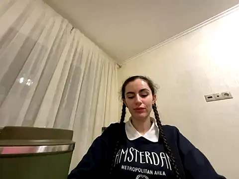 Snapshot of _my_Khaleesi_ chatting on 11.04.25 my Khaleesi online show from 11.04.25