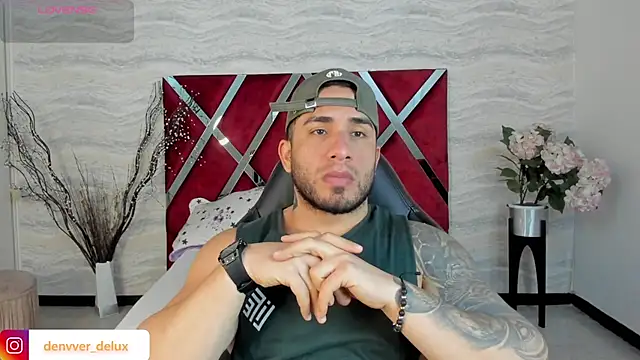 Snapshot of Denver_lux chatting on 10.28.25 Denver lux online show from 10.28.25