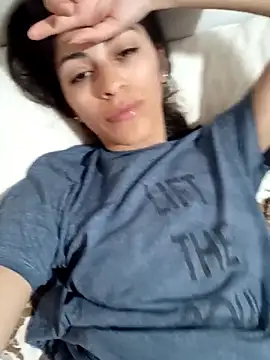 Snapshot of besosseductores chatting on 11.04.25 besosseductores online show from 11.04.25