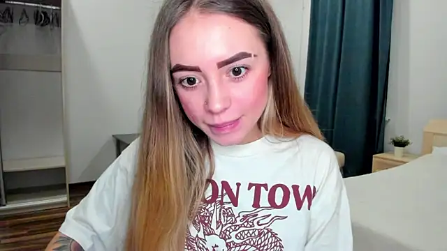 Snapshot of stellarblush chatting on 11.02.25 stellarblush online show from 11.02.25