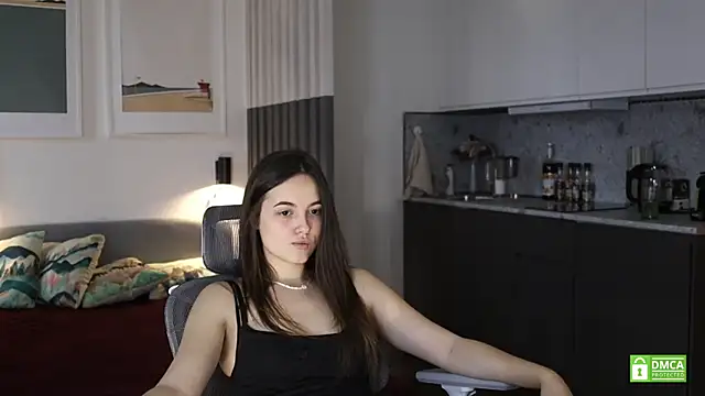 Snapshot of amelie_shine chatting on 10.30.25 amelie shine online show from 10.30.25