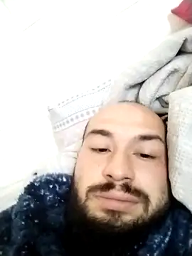 Snapshot of Cosmin1761 chatting on 10.25.25 Cosmin1761 online show from 10.25.25