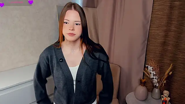 Snapshot of DremaMiears chatting on 10.26.25 DremaMiears online show from 10.26.25