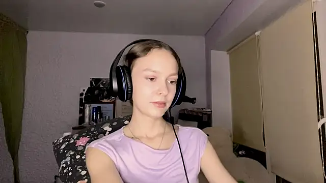 Snapshot of CannyTammy chatting on 10.25.25 CannyTammy online show from 10.25.25