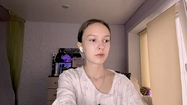 Snapshot of CannyTammy chatting on 10.26.25 CannyTammy online show from 10.26.25