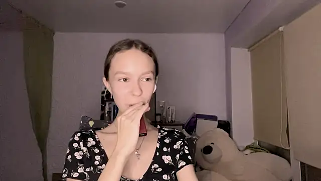 Snapshot of CannyTammy chatting on 10.30.25 CannyTammy online show from 10.30.25