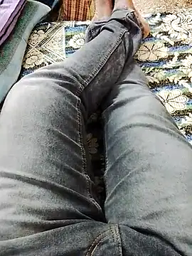 Snapshot of cherryd chatting on 10.26.25 cherryd online show from 10.26.25