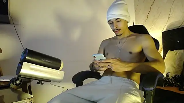 Snapshot of marlon_texeira chatting on 11.04.25 marlon texeira online show from 11.04.25