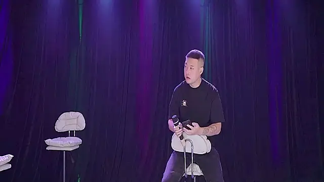 Snapshot of forever_003 chatting on 10.31.25 forever 003 online show from 10.31.25