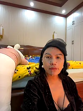 Snapshot of Qt889999 chatting on 11.10.25 Qt889999 online show from 11.10.25