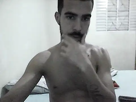 Snapshot of lucianoitalo chatting on 10.30.25 lucianoitalo online show from 10.30.25