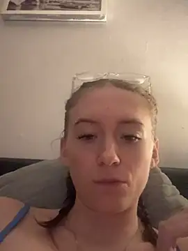 Snapshot of LottieLover chatting on 10.26.25 LottieLover online show from 10.26.25