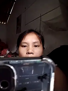 Snapshot of nana-hana chatting on 11.04.25 nana-hana online show from 11.04.25