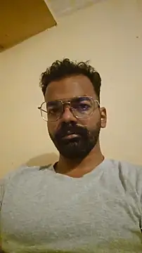 Snapshot of nithinrr chatting on 11.02.25 nithinrr online show from 11.02.25