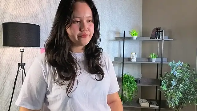 Snapshot of GaleScontras chatting on 11.04.25 GaleScontras online show from 11.04.25