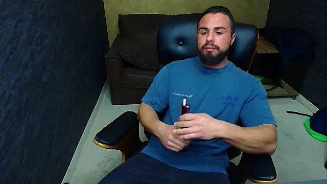 Snapshot of HayesWood chatting on 10.31.25 HayesWood online show from 10.31.25