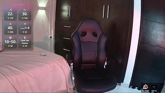 Snapshot of Marnie_Gray chatting on 11.03.25 Marnie Gray online show from 11.03.25