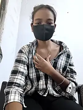 Snapshot of chocolate_girl_01 chatting on 11.01.25 chocolate girl 01 online show from 11.01.25