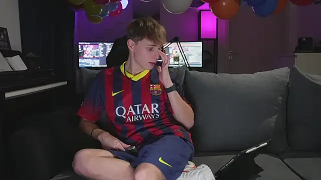 Snapshot of InnocentGuysOF chatting on 11.08.25 InnocentGuysOF online show from 11.08.25