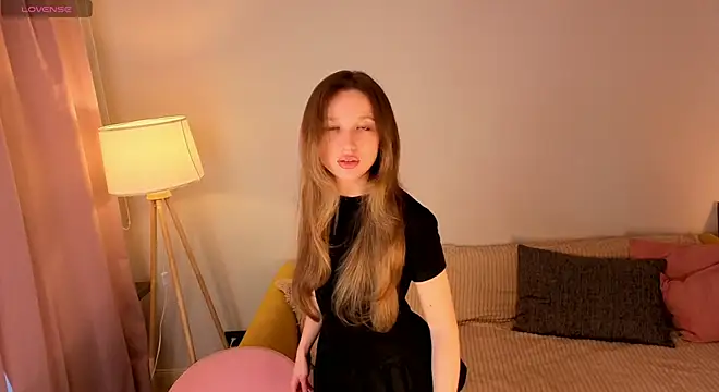 Snapshot of eirakilian chatting on 11.05.25 eirakilian online show from 11.05.25