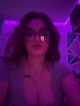 Snapshot of Diana_Blum chatting on 11.04.25 Diana Blum online show from 11.04.25