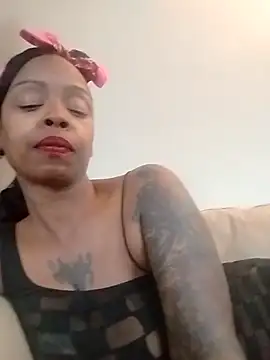 Snapshot of TasteTheeHoneyy chatting on 10.31.25 TasteTheeHoneyy online show from 10.31.25