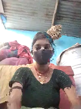 Snapshot of Pooja_sony chatting on 11.15.25 Pooja sony online show from 11.15.25