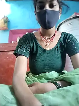 Snapshot of Pooja_sony chatting on 11.17.25 Pooja sony online show from 11.17.25