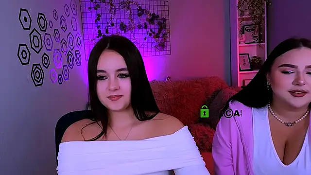 Snapshot of fairy_viola chatting on 11.03.25 fairy viola online show from 11.03.25