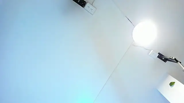 Snapshot of CinthiaJones chatting on 10.31.25 CinthiaJones online show from 10.31.25