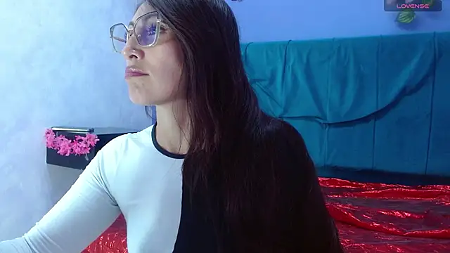 Snapshot of adaharagomezcm chatting on 11.06.25 adaharagomezcm online show from 11.06.25