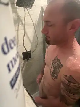 Snapshot of RobsBigD chatting on 11.10.25 RobsBigD online show from 11.10.25