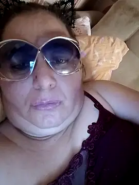 Snapshot of UnheardThing7 chatting on 10.31.25 UnheardThing7 online show from 10.31.25