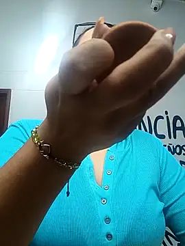 Snapshot of Samaraa_Lee chatting on 11.11.25 Samaraa Lee online show from 11.11.25