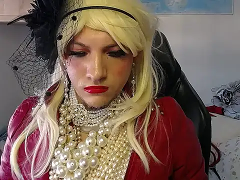 Snapshot of VanesaCrossic chatting on 10.19.25 VanesaCrossic online show from 10.19.25