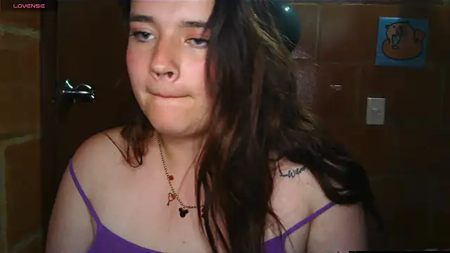 Snapshot of Charlotte_Allen_ chatting on 11.05.25 Charlotte Allen online show from 11.05.25