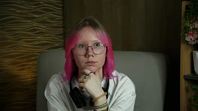 Snapshot of HanVertz chatting on 11.01.25 HanVertz online show from 11.01.25