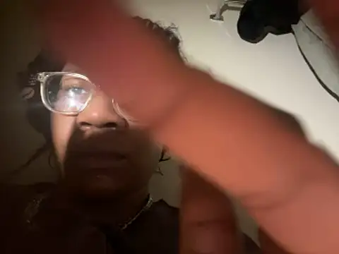 Snapshot of SpoiledLuxuriously chatting on 11.08.25 SpoiledLuxuriously online show from 11.08.25