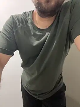 Snapshot of n0tf0und chatting on 11.07.25 n0tf0und online show from 11.07.25